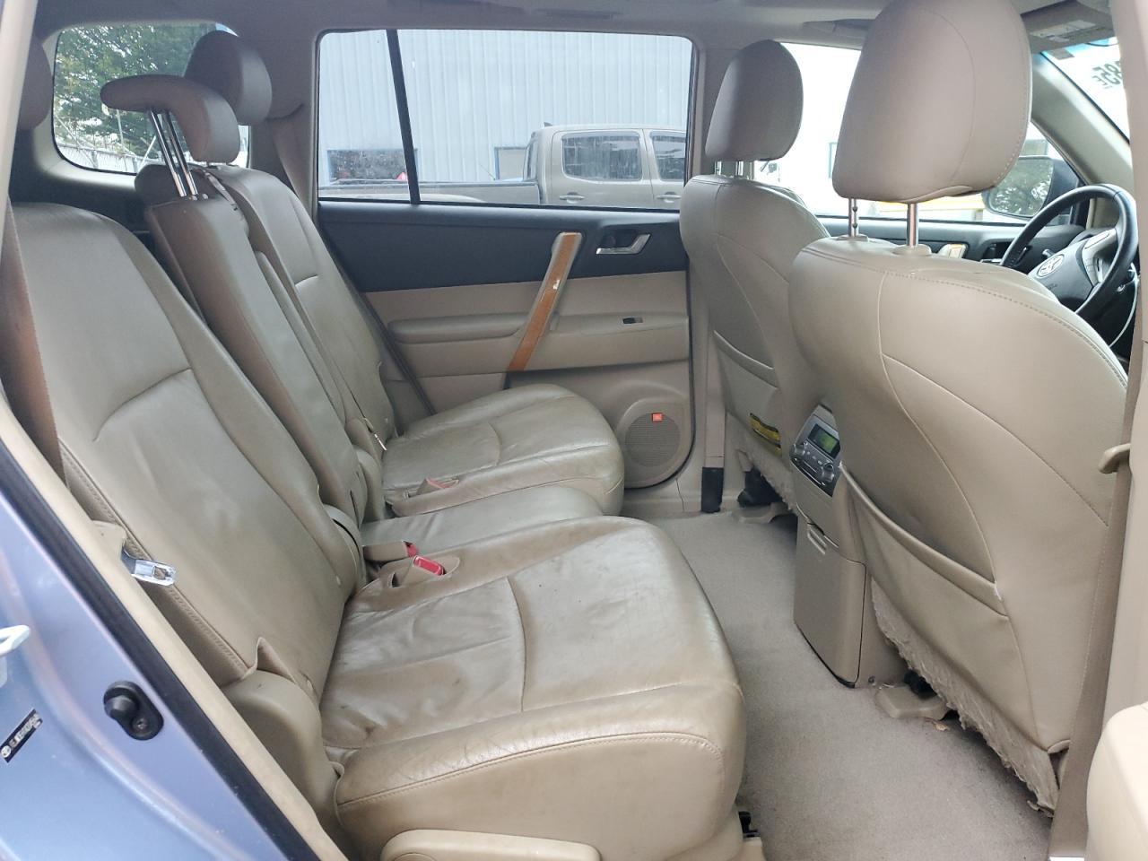 2010 TOYOTA HIGHLANDER