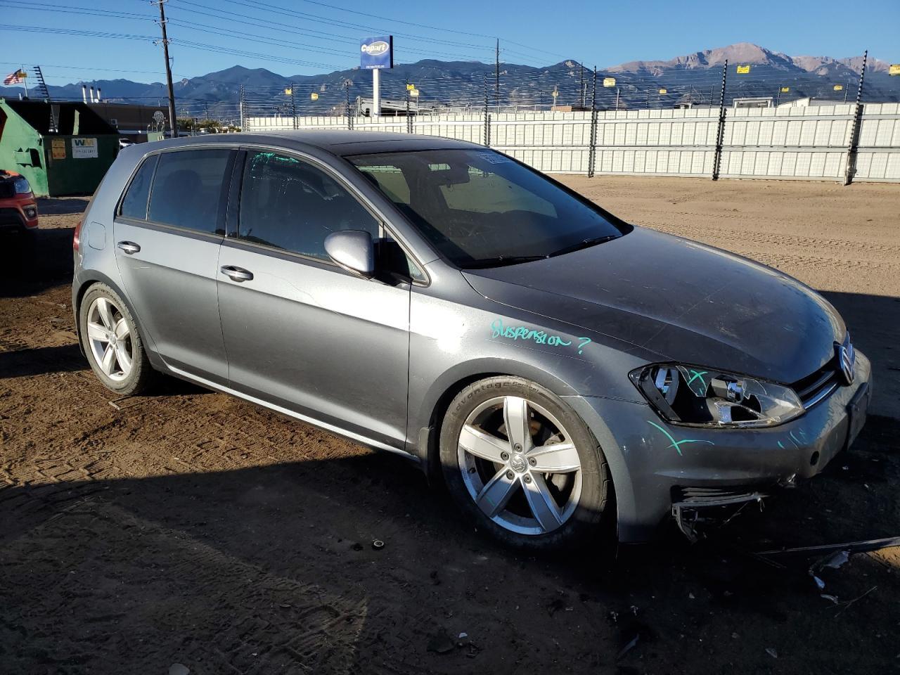 2017 VOLKSWAGEN GOLF