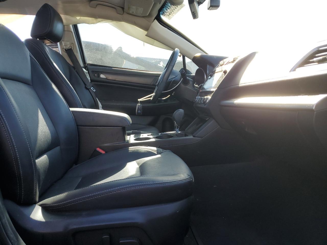 2017 SUBARU Legacy