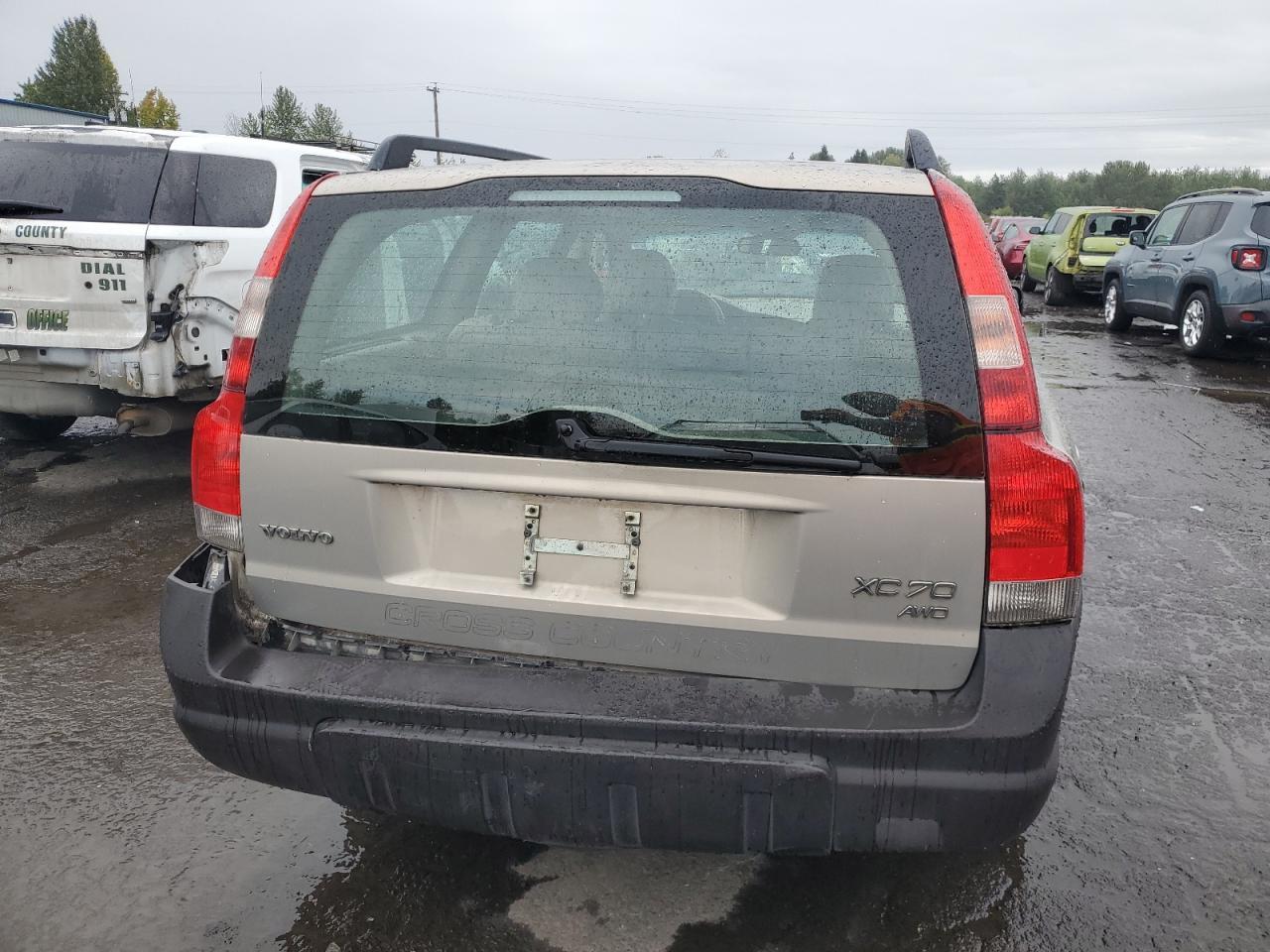 2004 VOLVO XC70