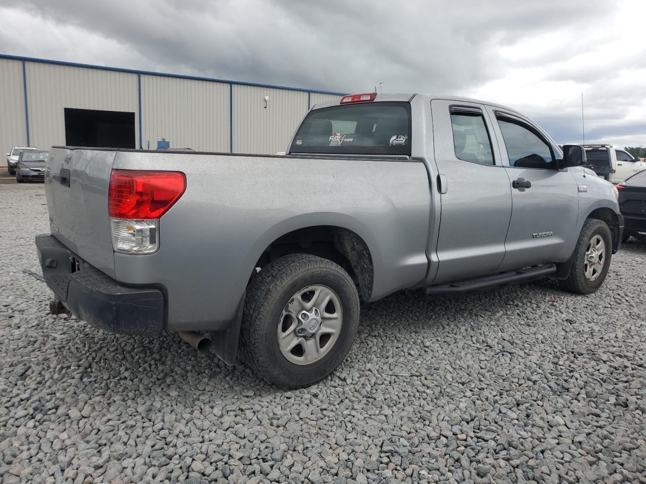 2011 TOYOTA TUNDRA