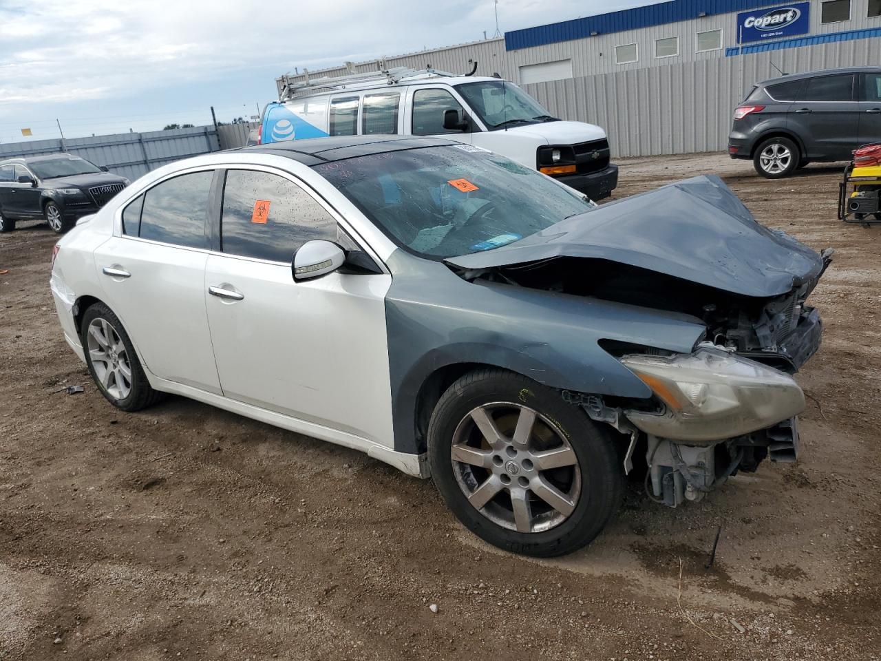 2010 NISSAN Maxima