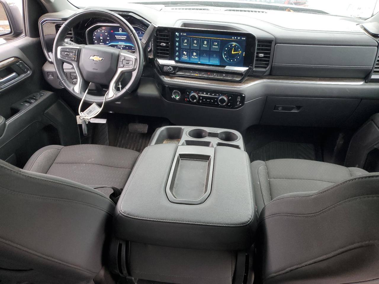 2024 CHEVROLET Silverado