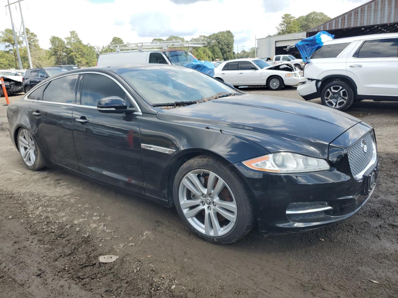 2011 JAGUAR Xj-Series