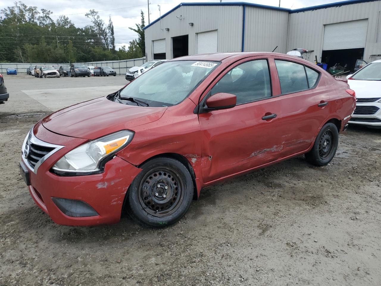2017 NISSAN VERSA