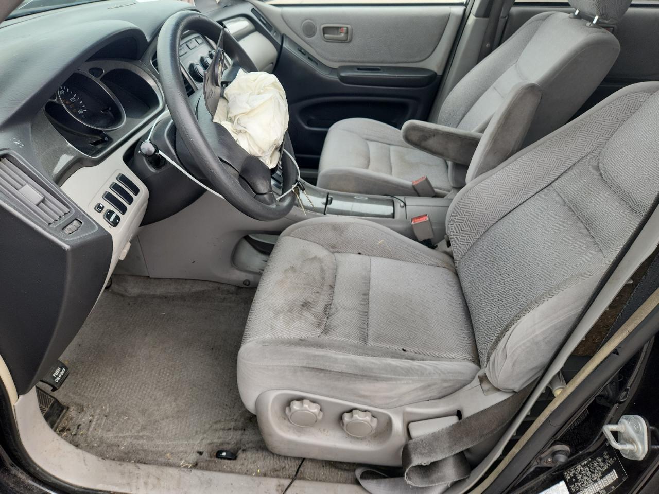 2003 TOYOTA HIGHLANDER