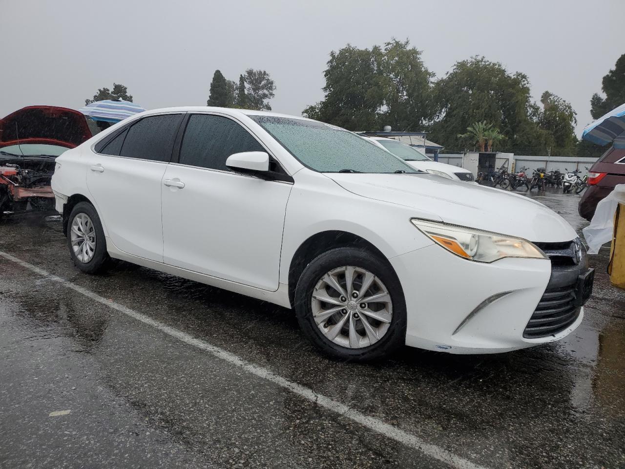 2015 TOYOTA CAMRY