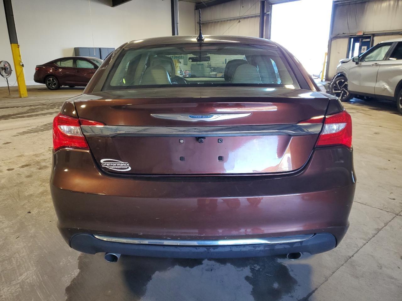 2013 CHRYSLER 200
