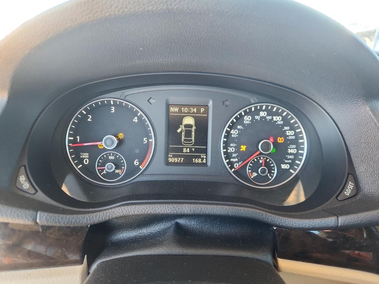 2015 VOLKSWAGEN Passat