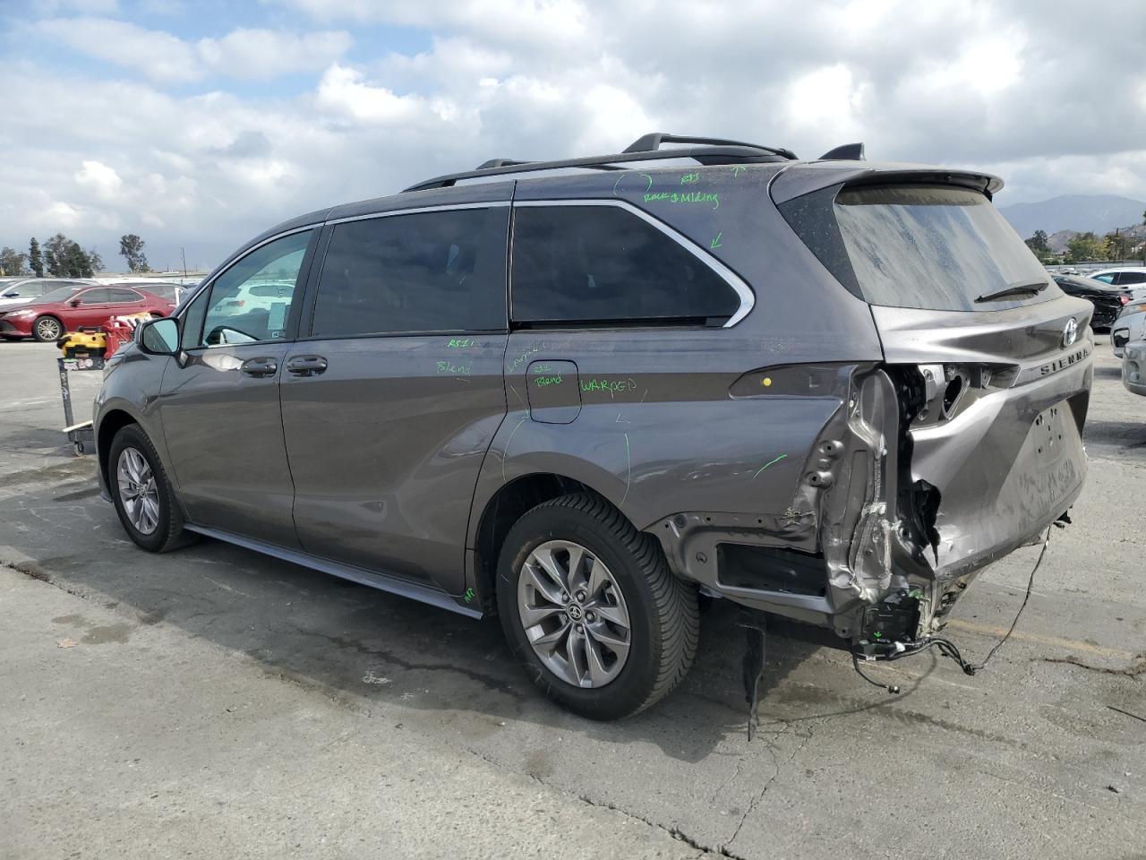 2024 TOYOTA SIENNA