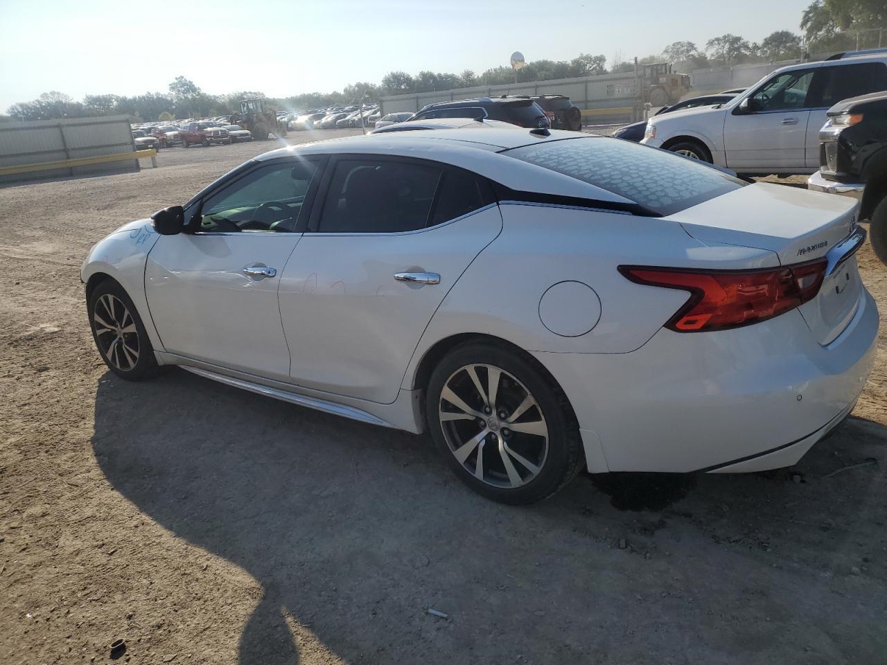 2016 NISSAN Maxima