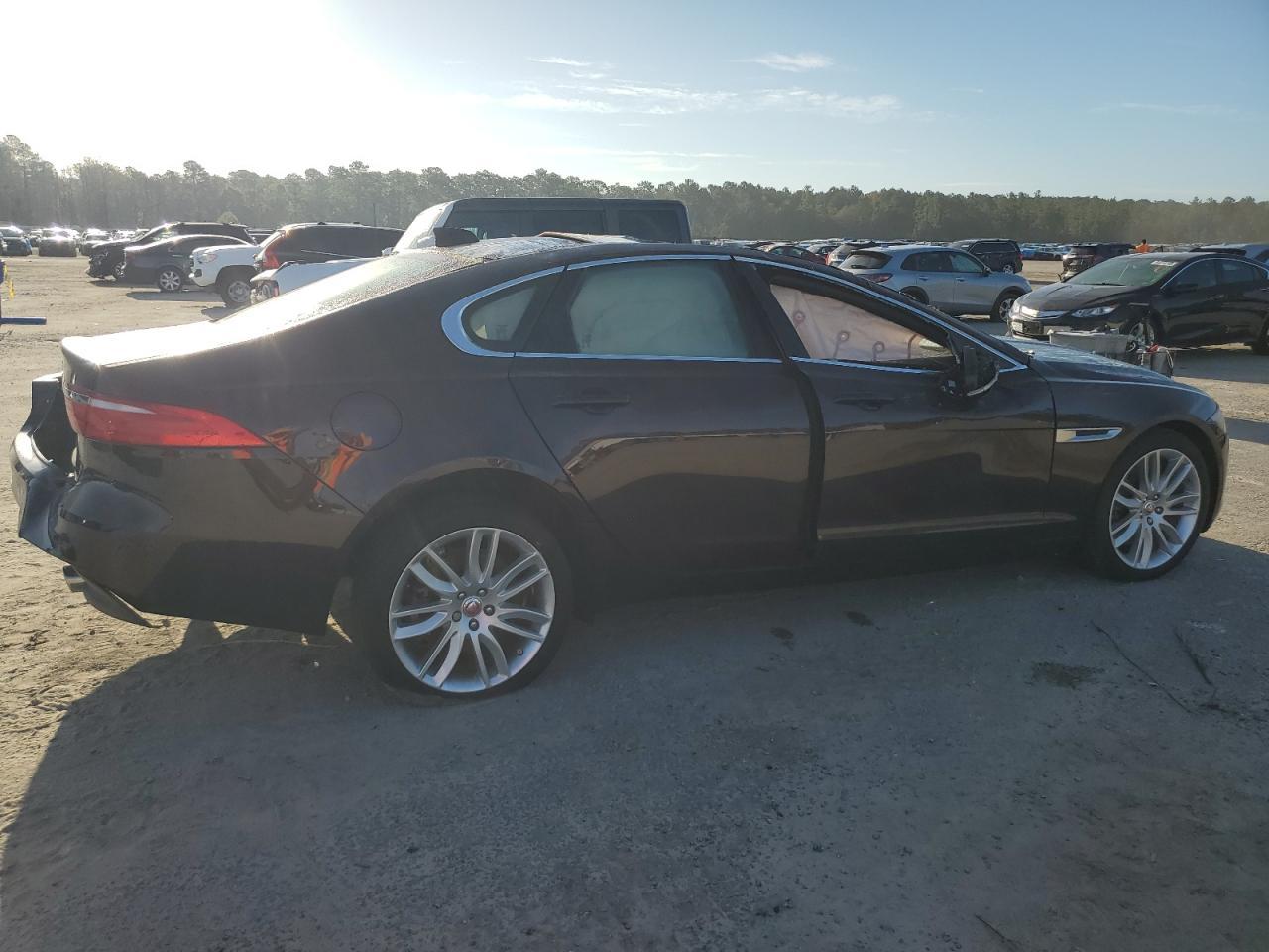 2017 JAGUAR XF