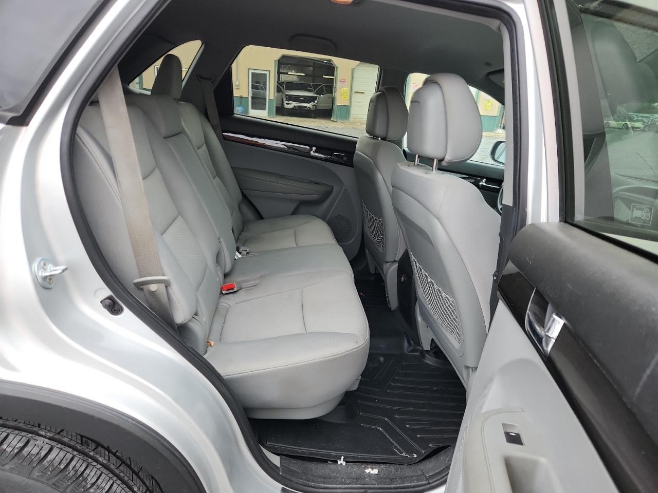 2011 KIA SORENTO