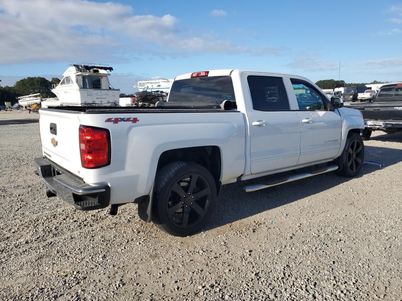2017 CHEVROLET Silverado