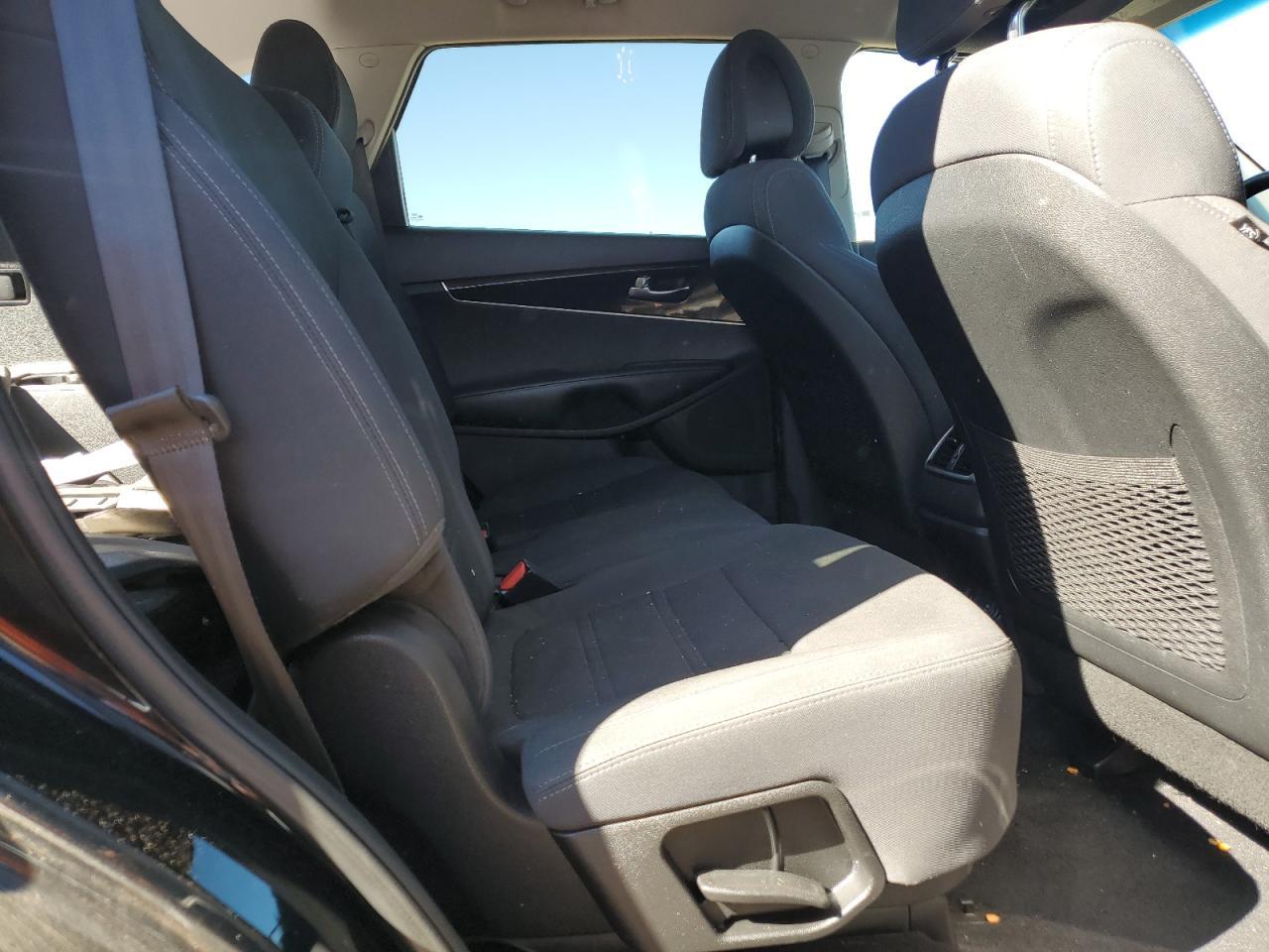2017 KIA SORENTO