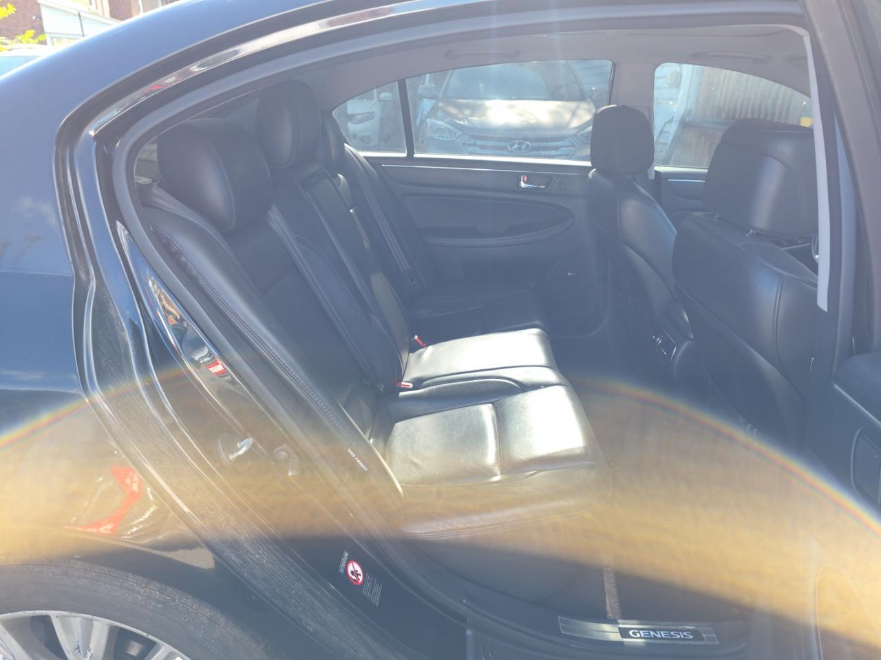 2010 HYUNDAI GENESIS