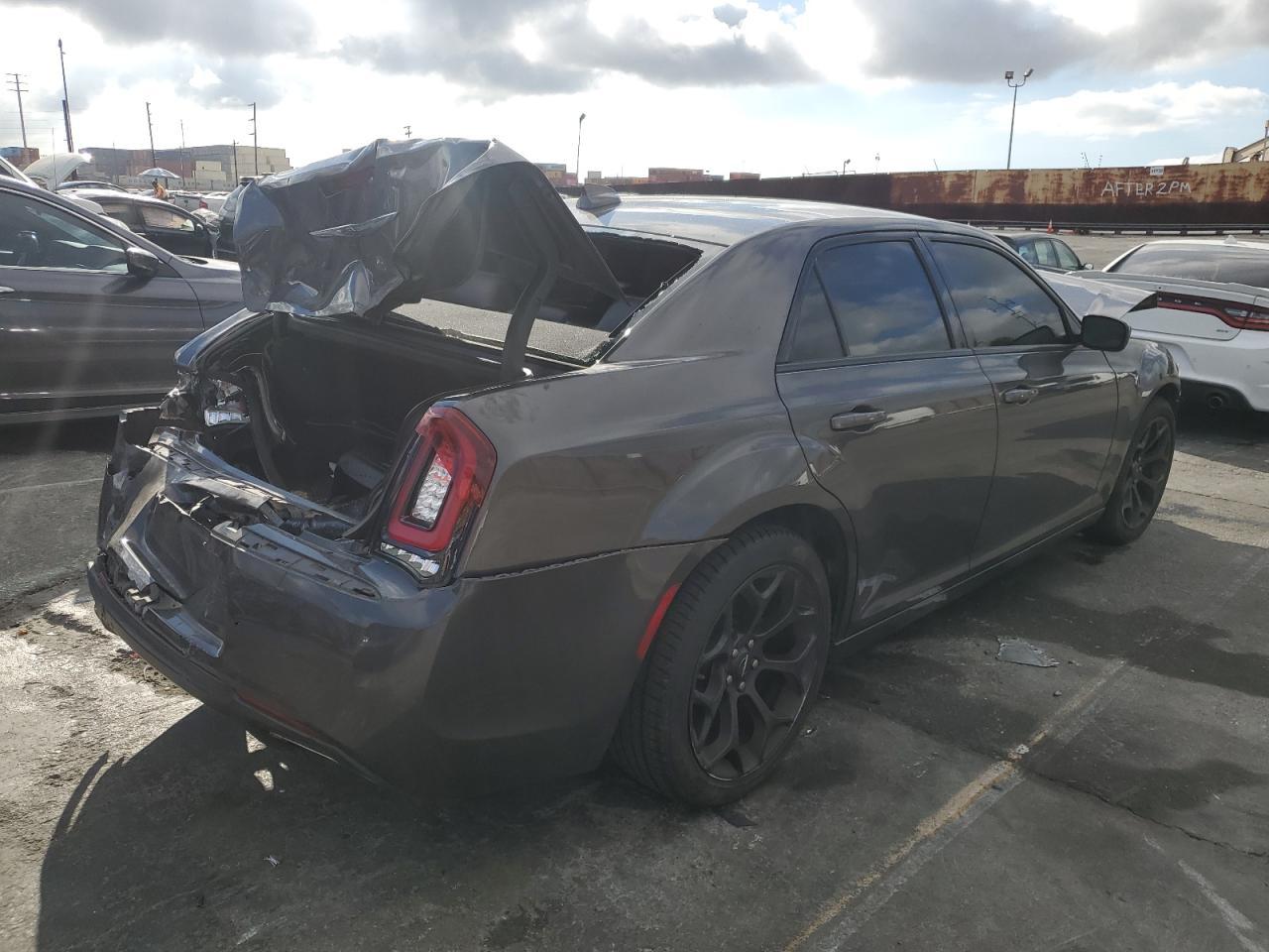2019 CHRYSLER 300