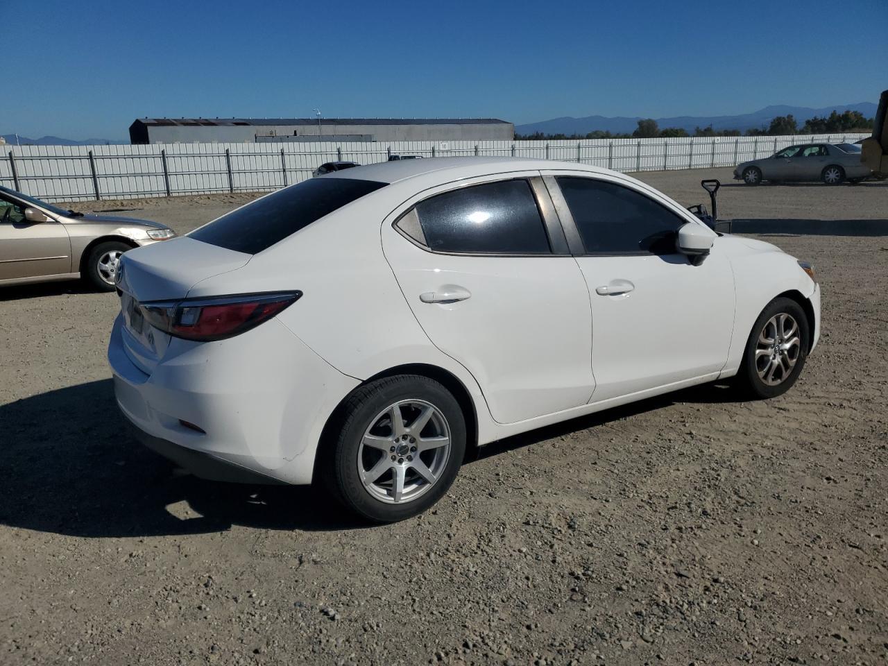 2017 TOYOTA YARIS