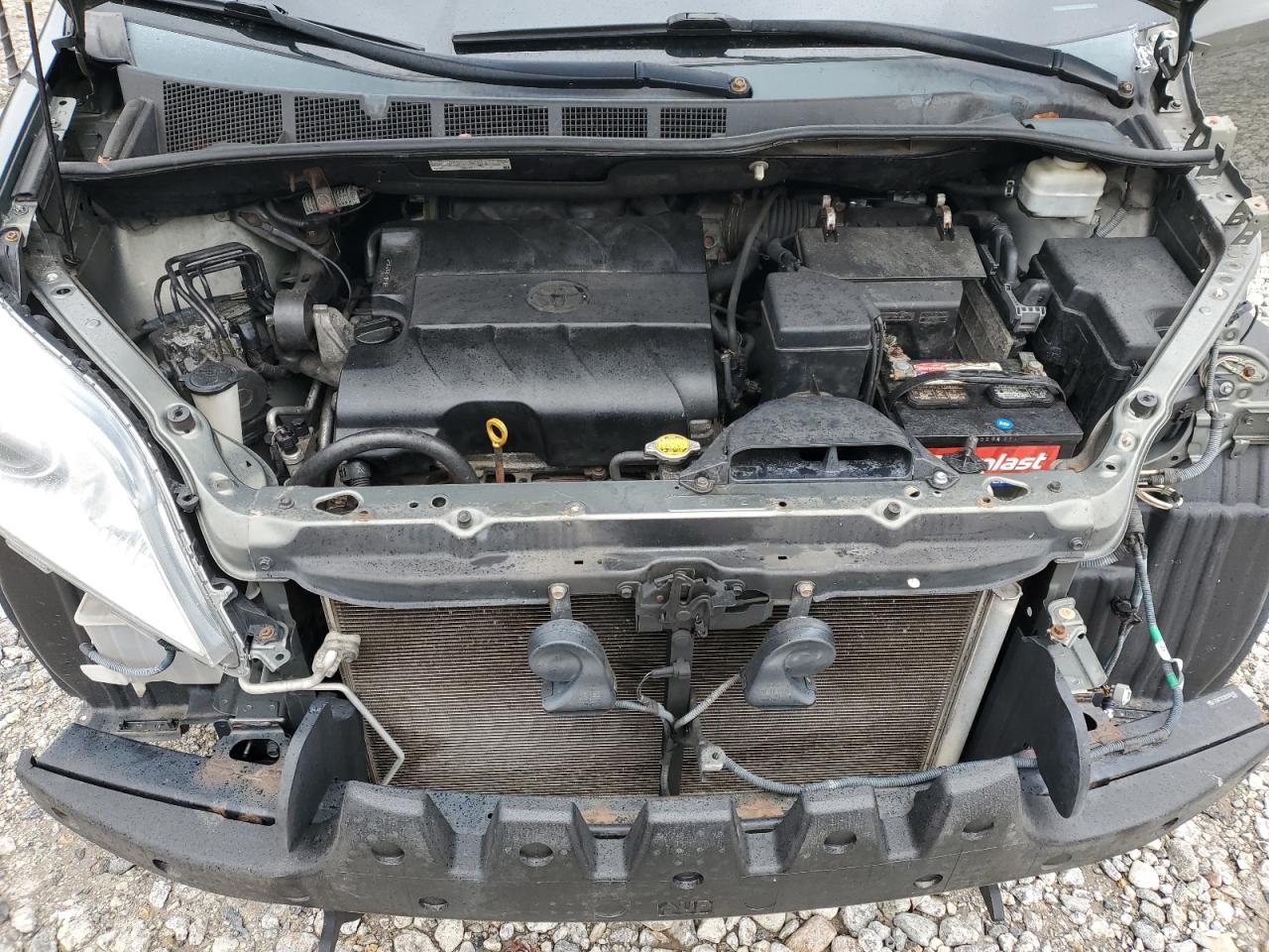 2011 TOYOTA SIENNA