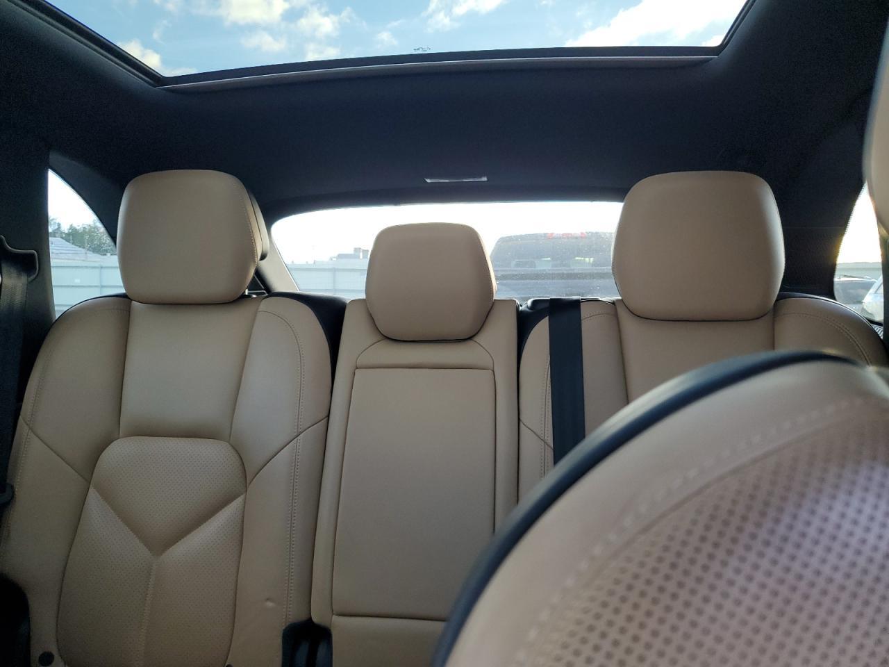 2015 PORSCHE CAYENNE