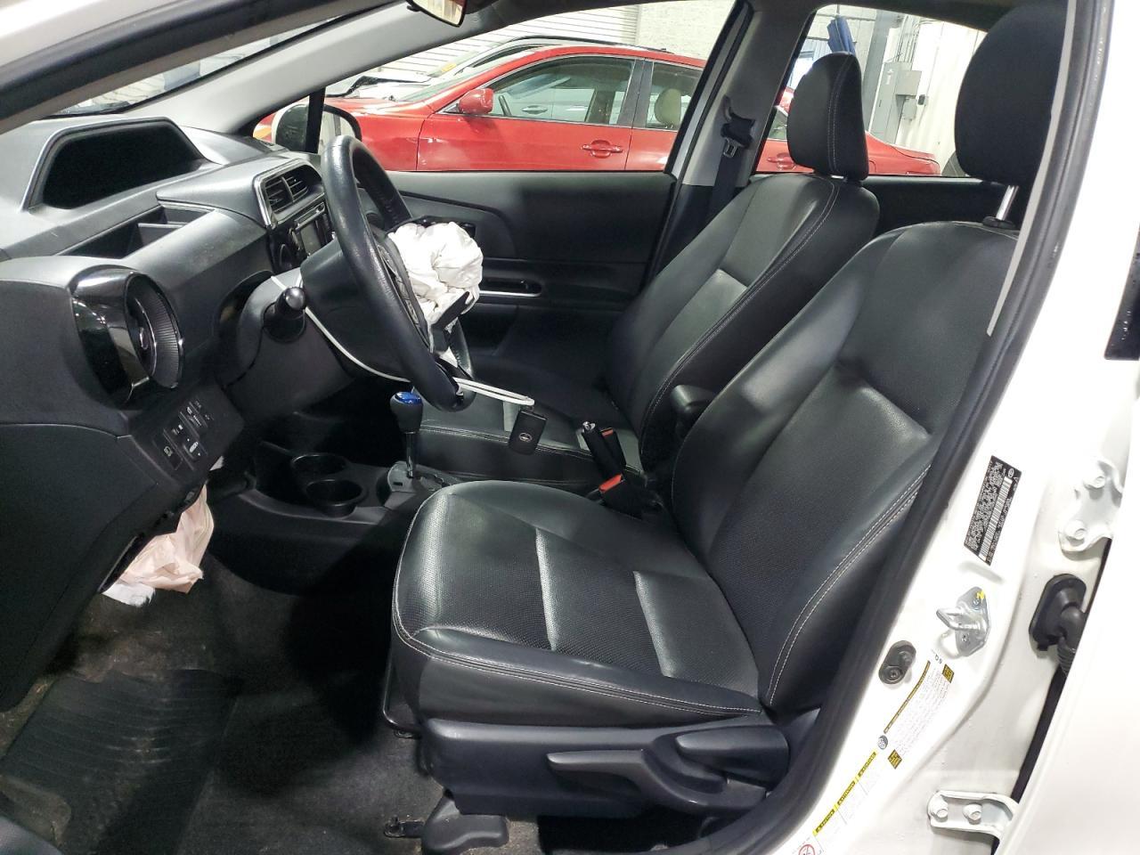 2018 TOYOTA Prius c