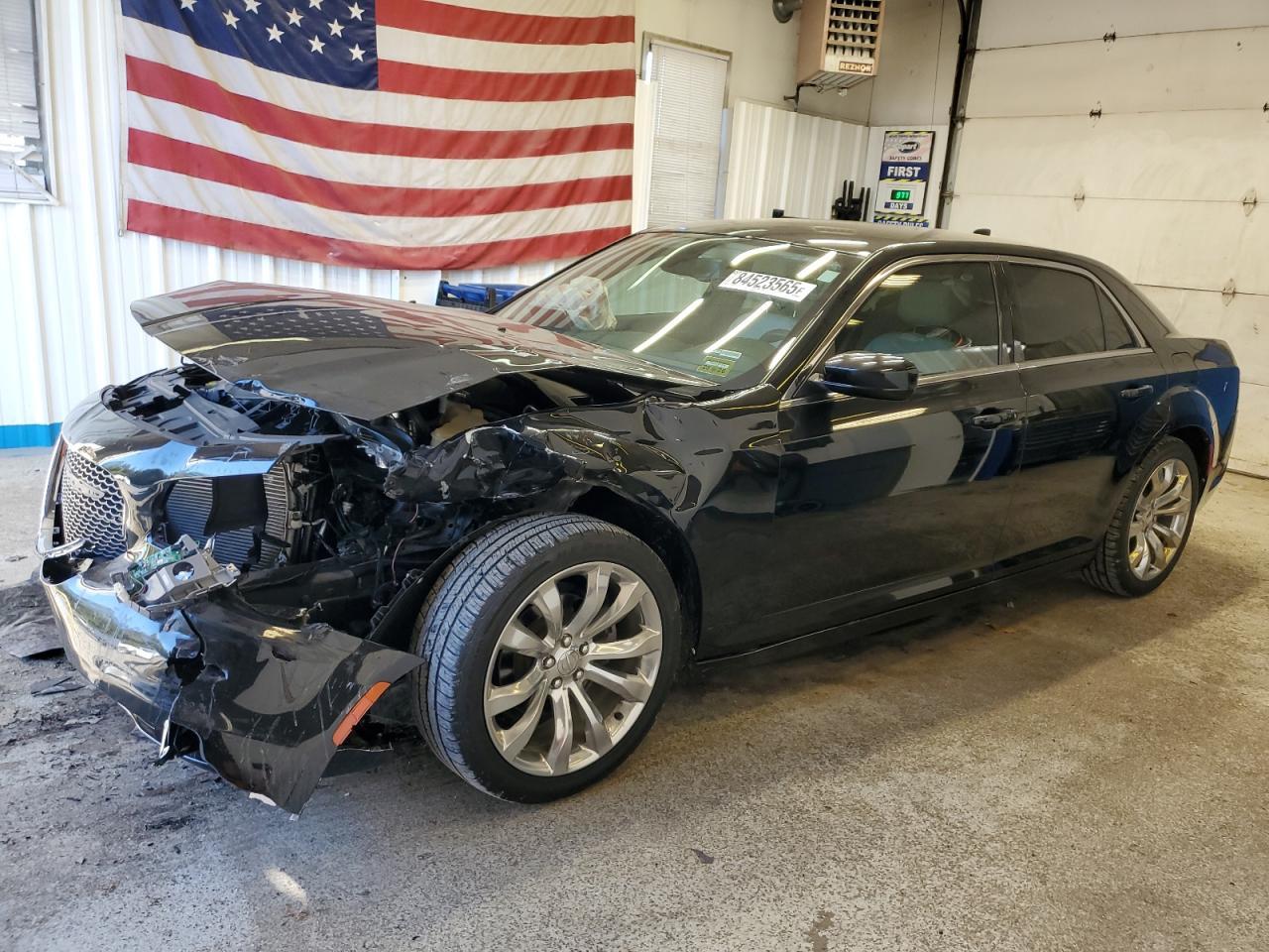 2019 CHRYSLER 300