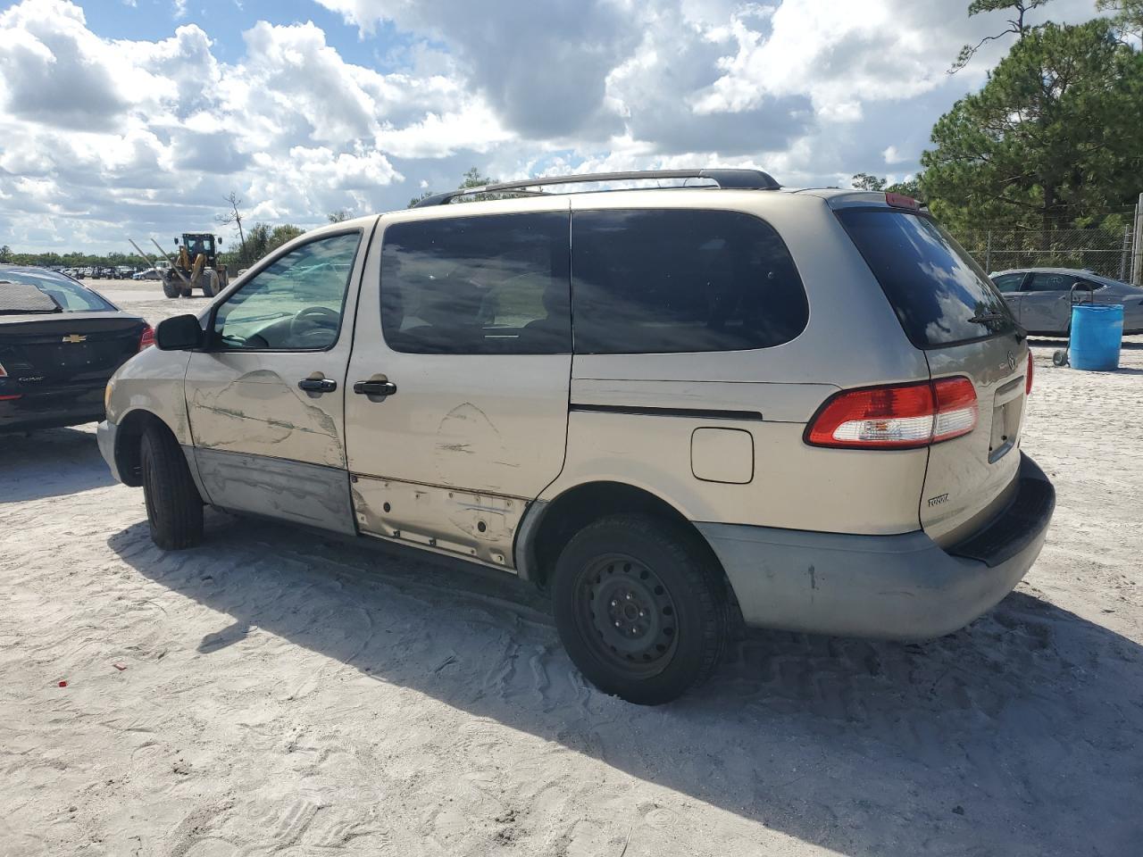 2003 TOYOTA SIENNA