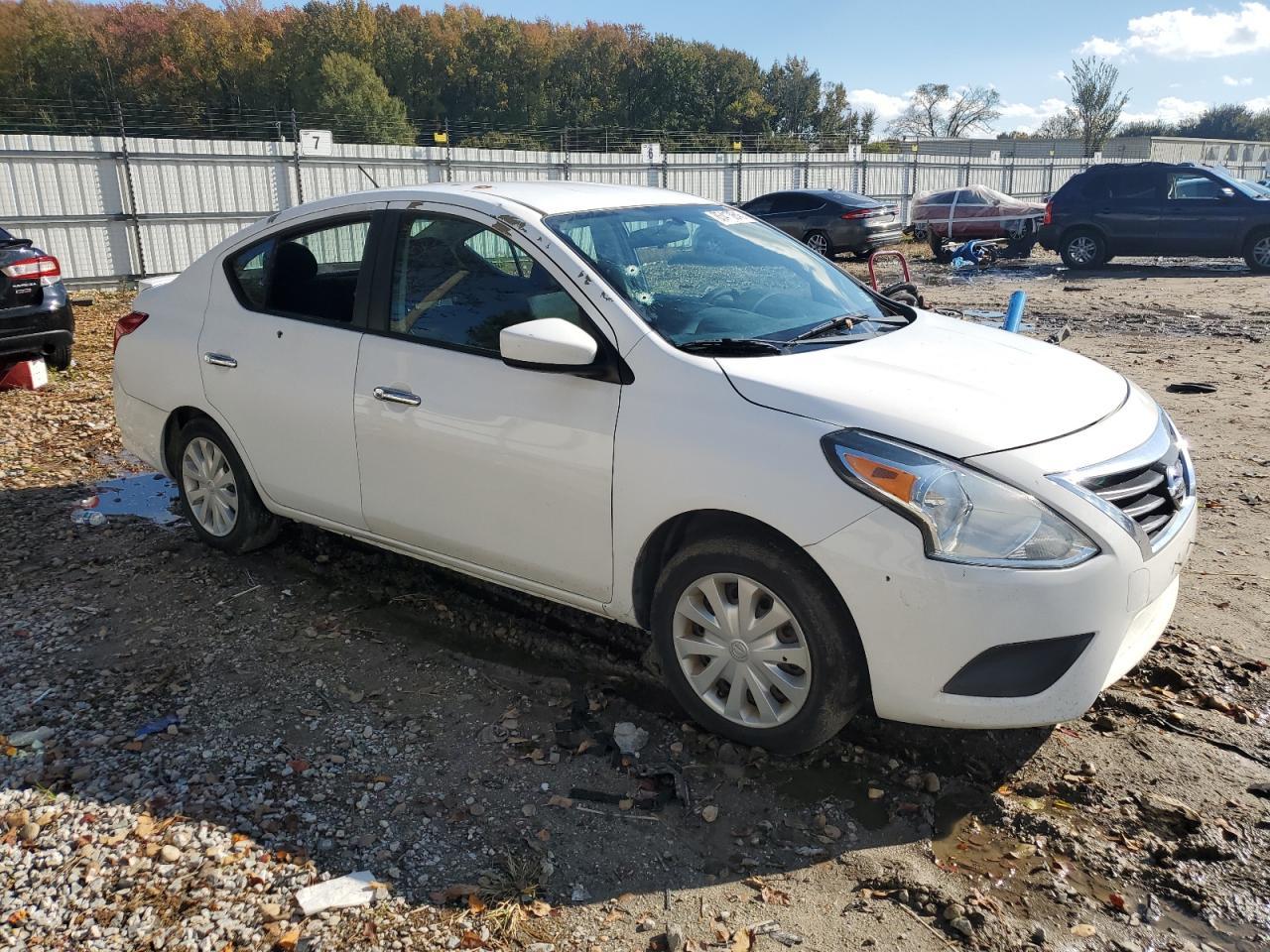 2017 NISSAN VERSA
