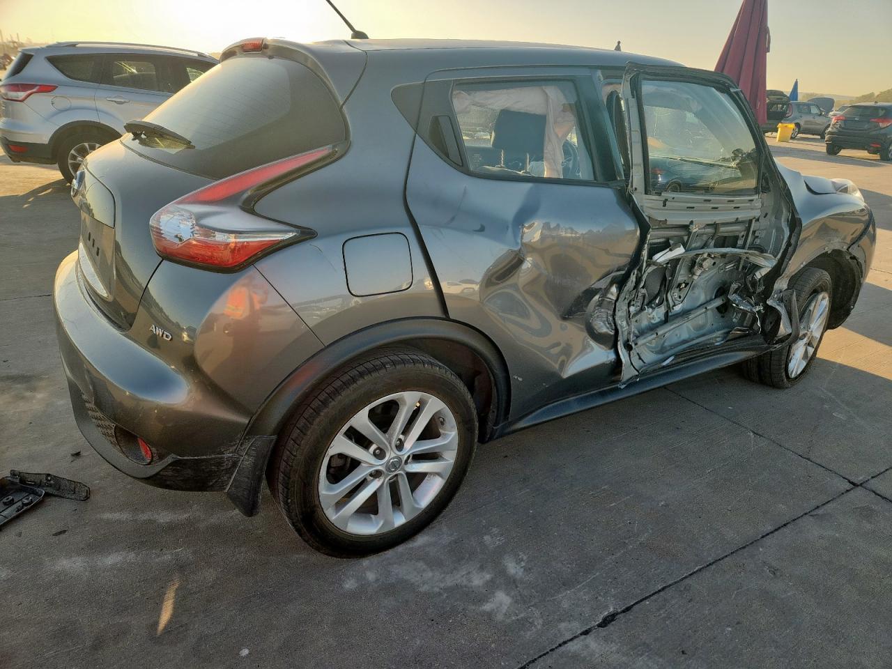 2016 NISSAN Juke