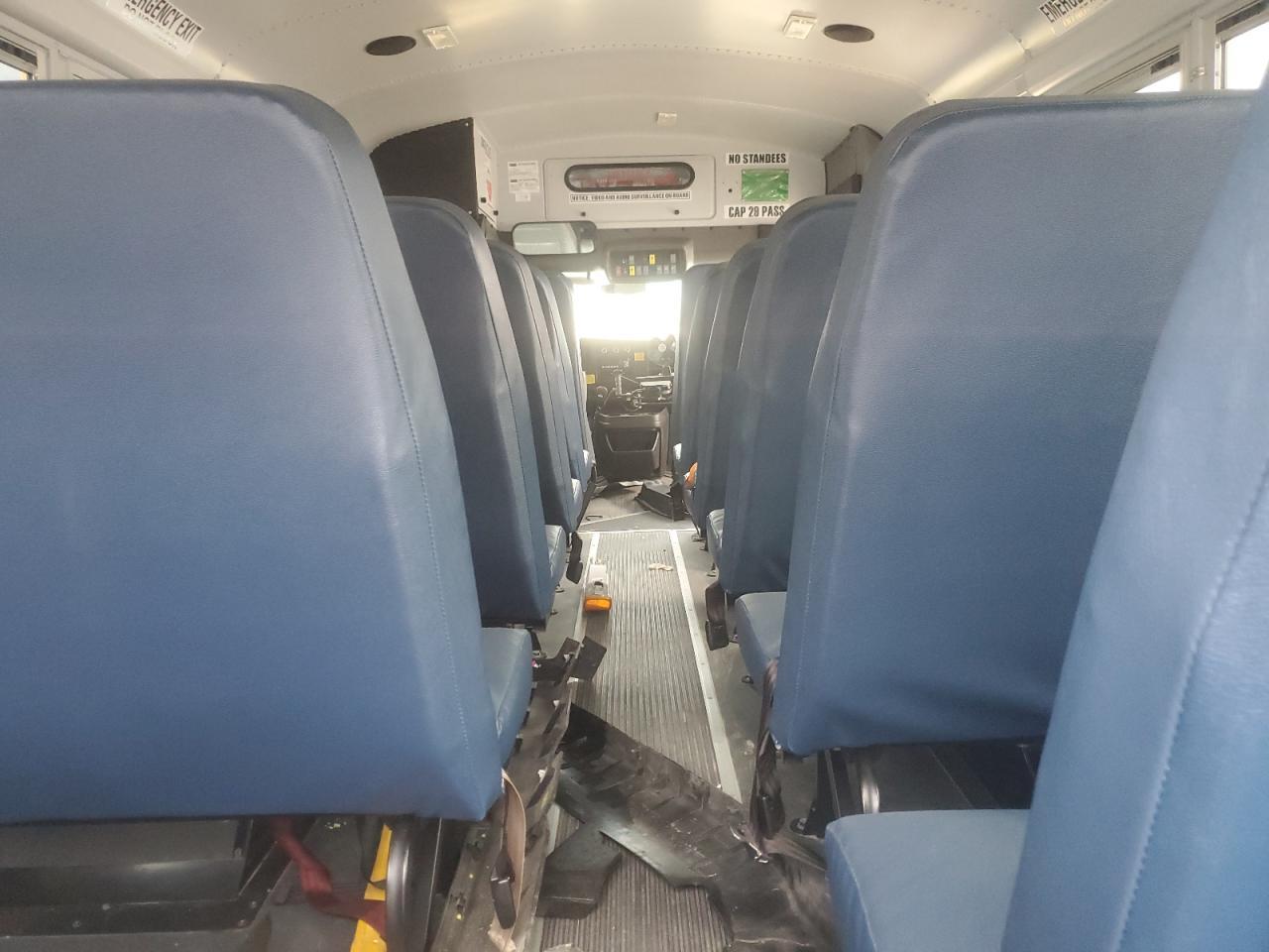 2017 CHEVROLET Bus