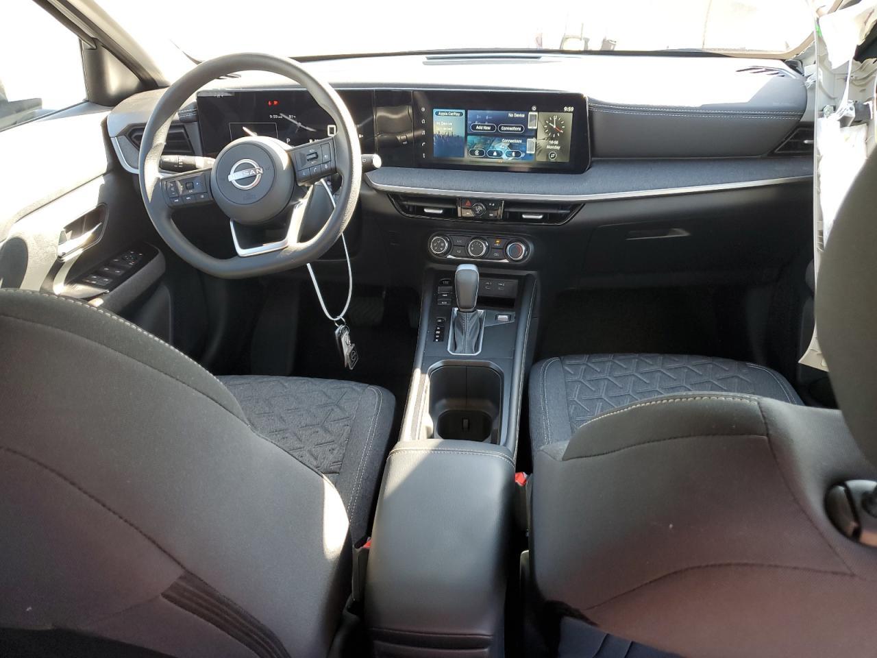 2025 NISSAN KICKS