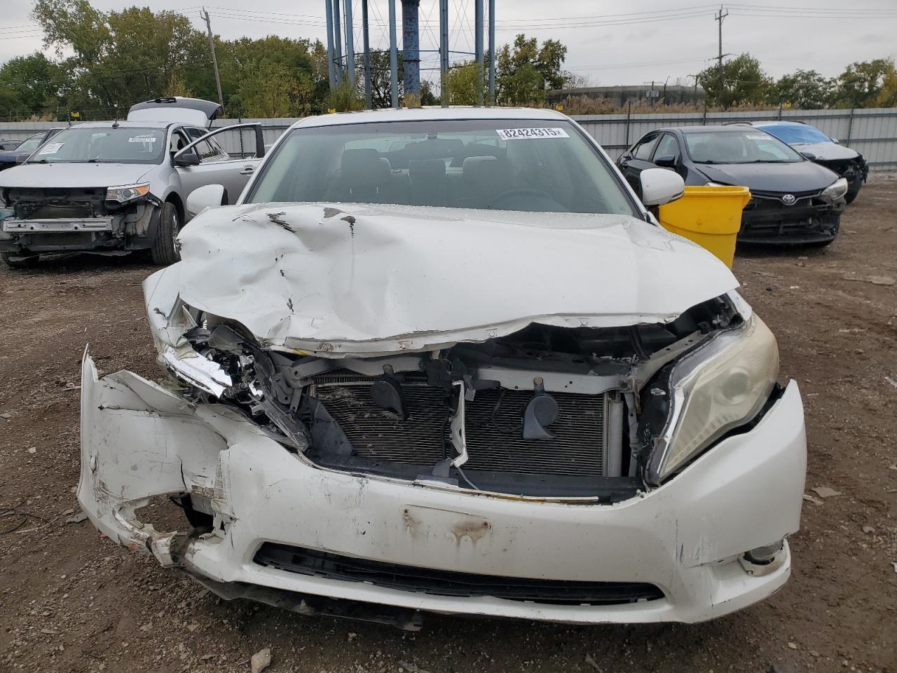 2011 TOYOTA Avalon