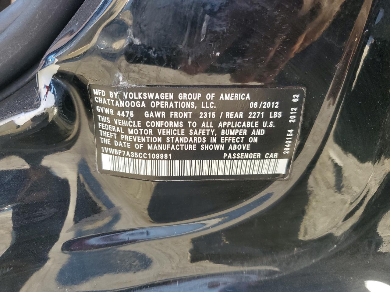 2012 VOLKSWAGEN Passat