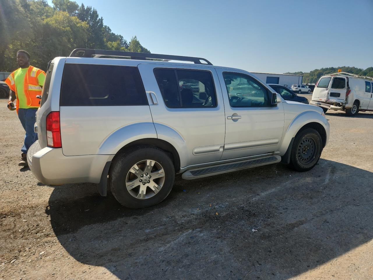 2010 NISSAN PATHFINDER