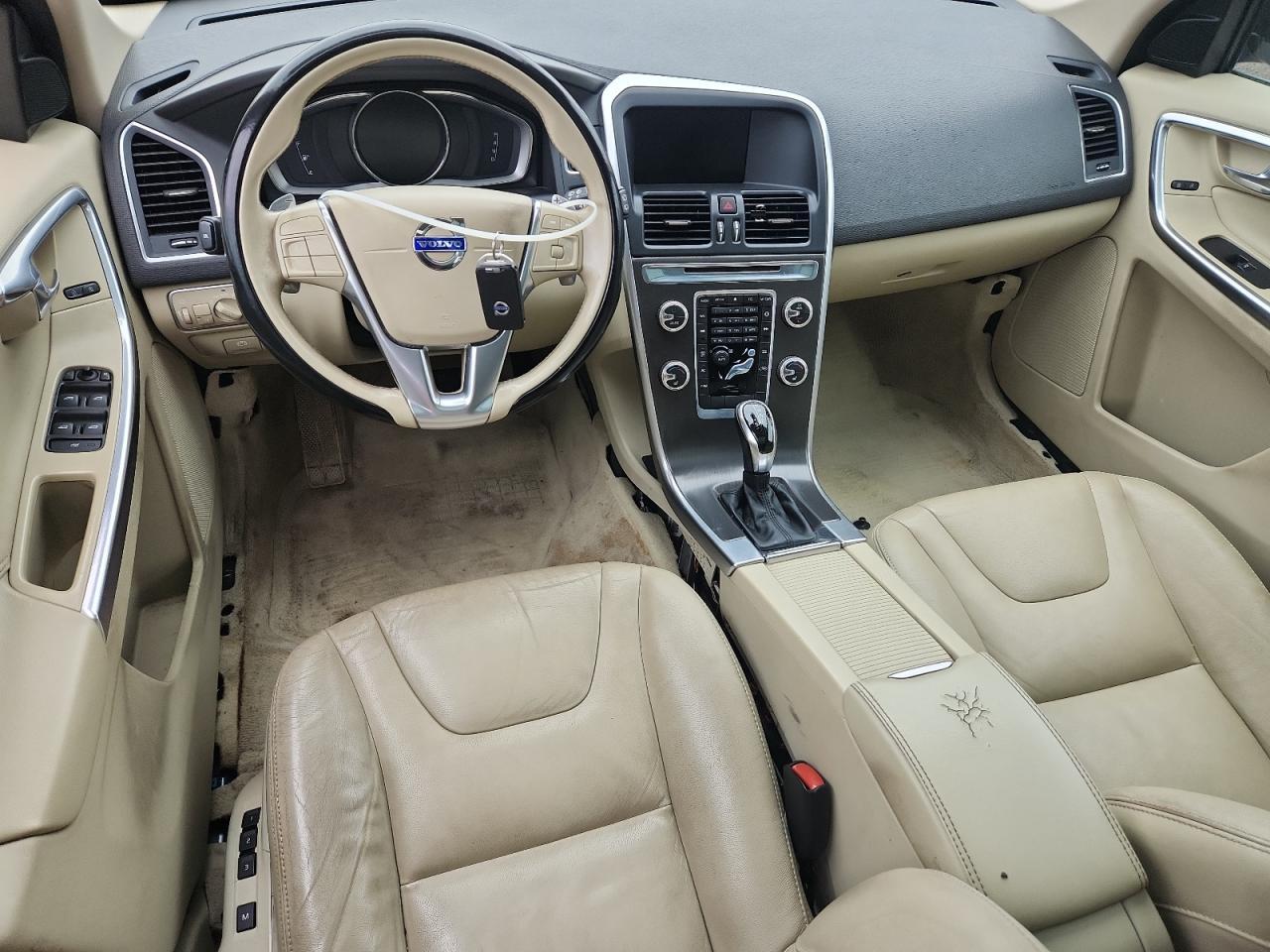 2015 VOLVO XC60