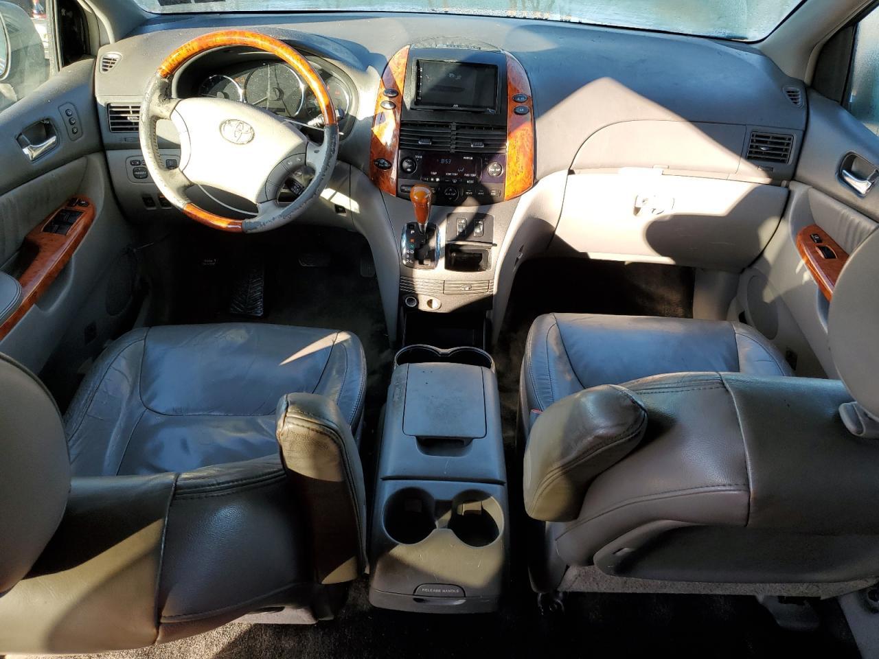 2008 TOYOTA SIENNA