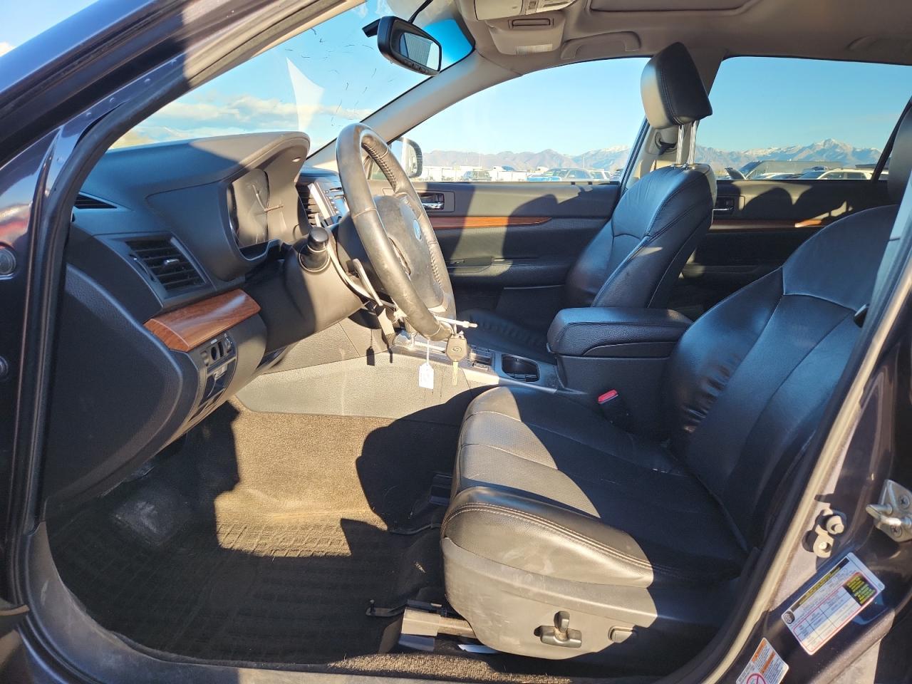 2013 SUBARU Outback