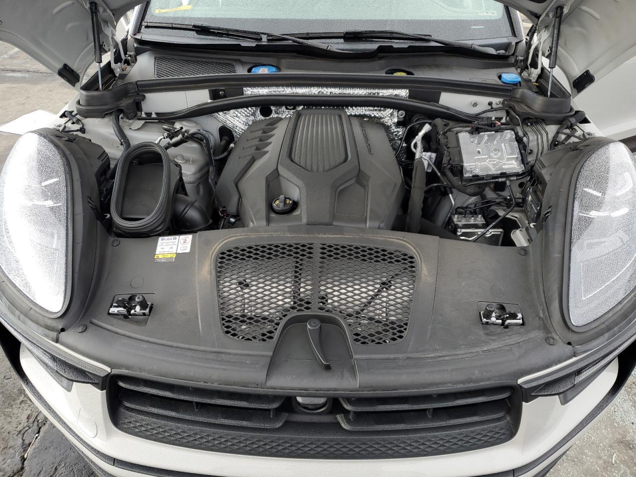 2023 PORSCHE Macan