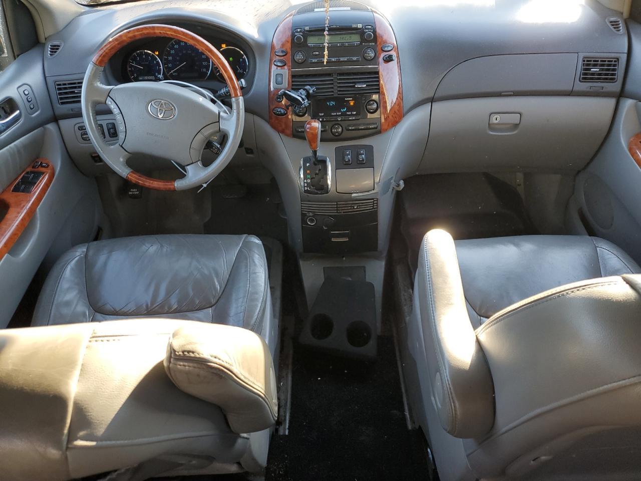 2006 TOYOTA SIENNA