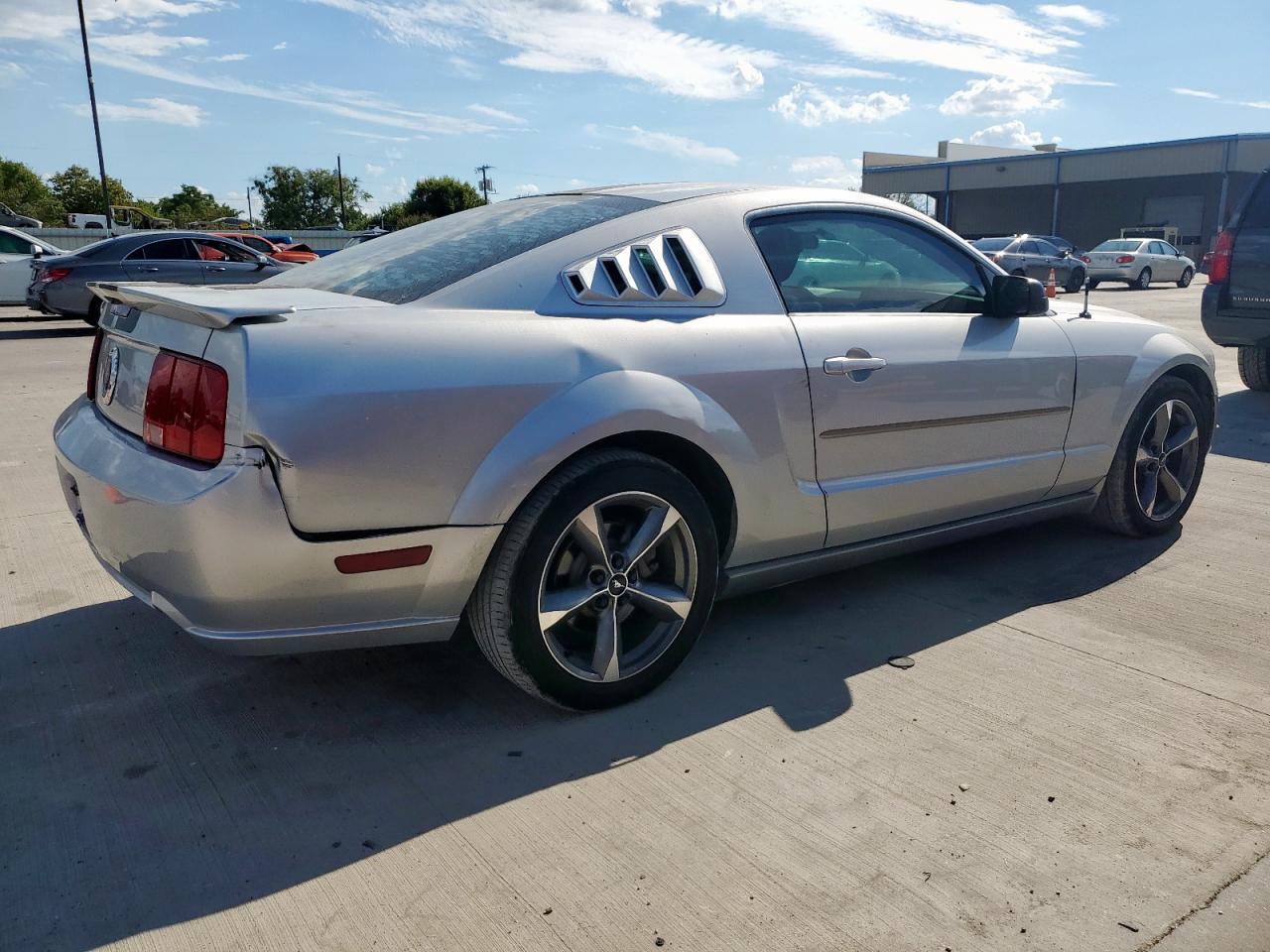 2008 FORD MUSTANG