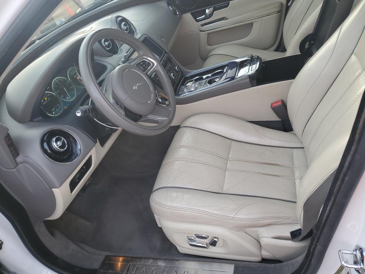 2011 JAGUAR Xj-Series