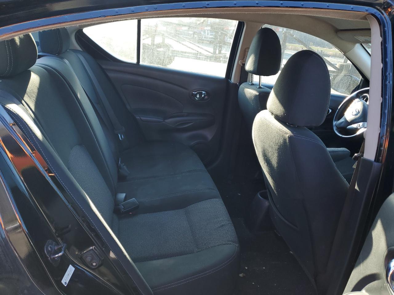 2017 NISSAN VERSA