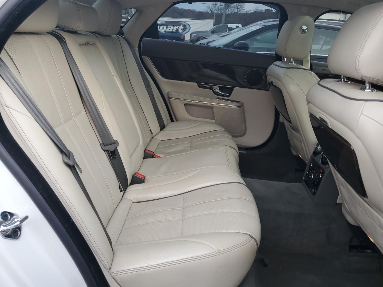 2011 JAGUAR Xj-Series