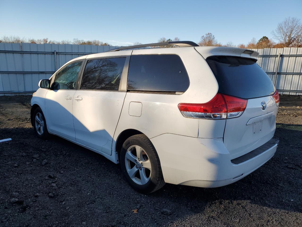 2012 TOYOTA SIENNA