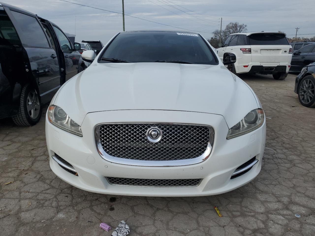2011 JAGUAR Xj-Series