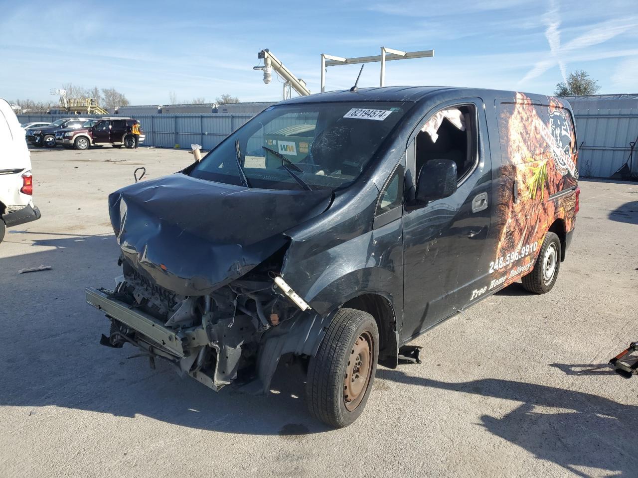2015 NISSAN Nv