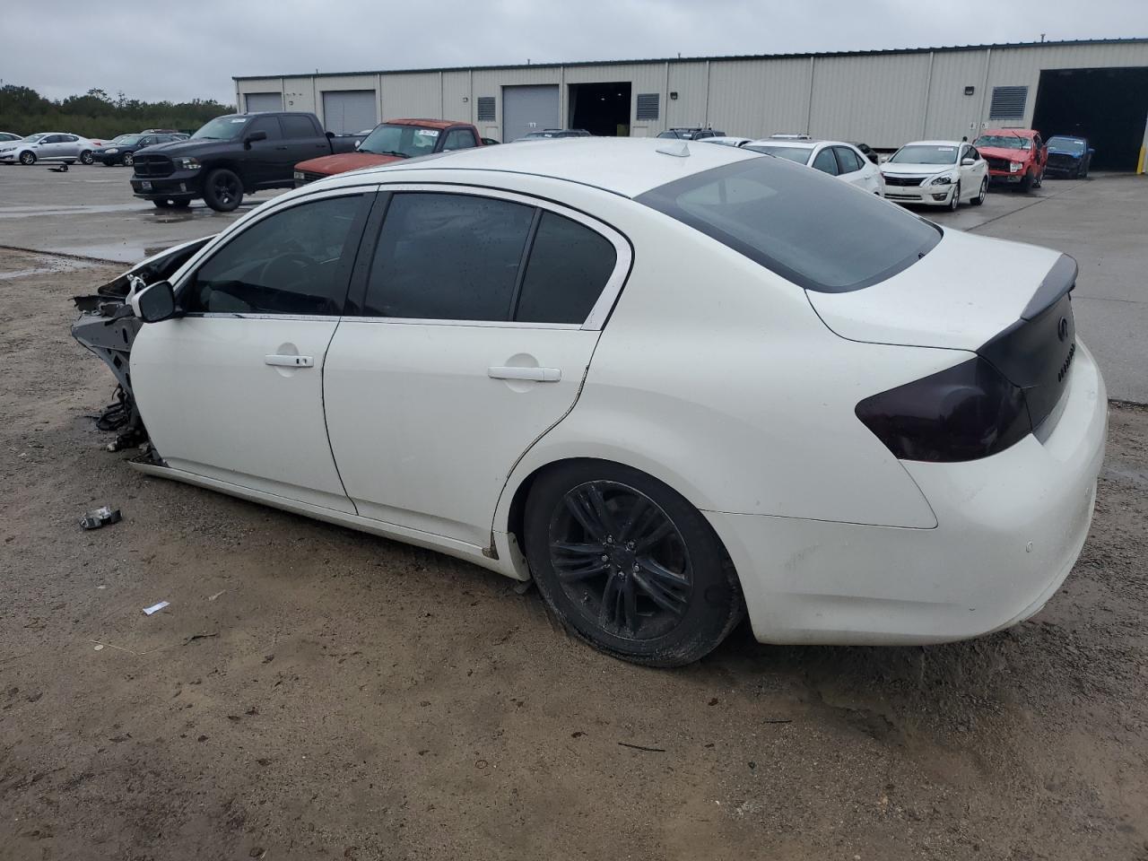 2011 INFINITI G37