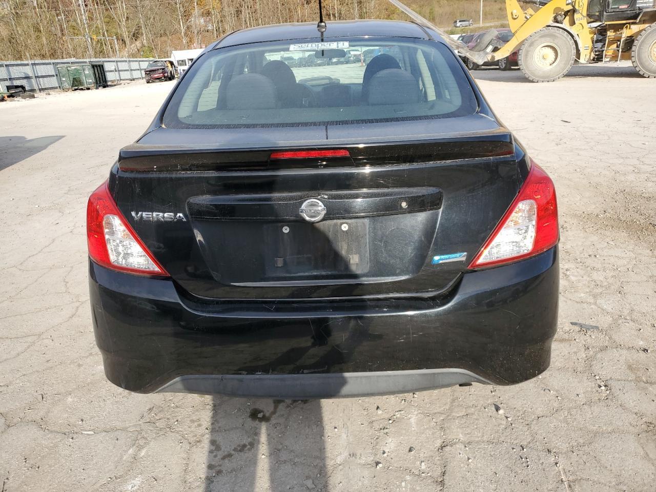 2015 NISSAN VERSA