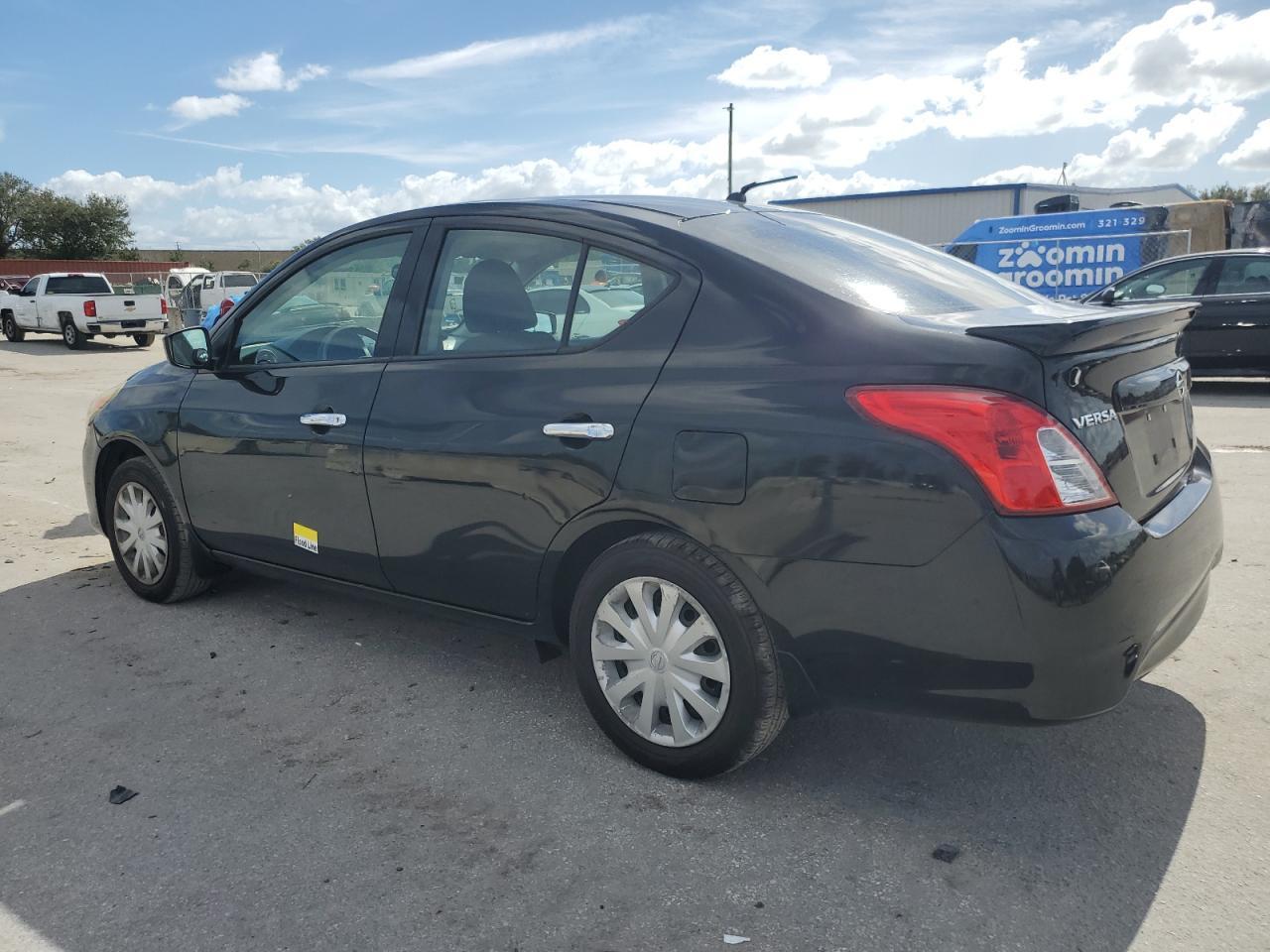 2017 NISSAN VERSA