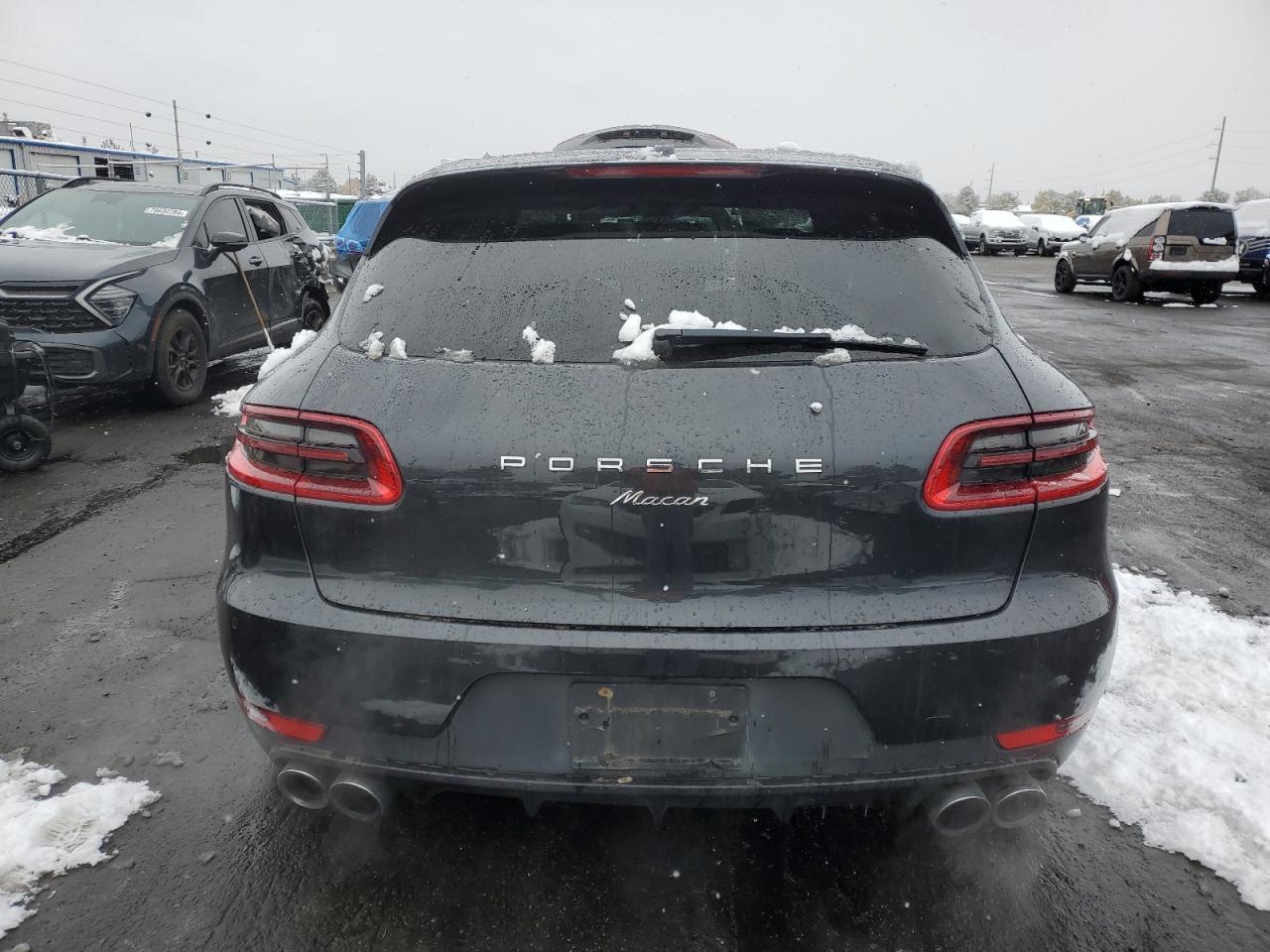 2018 PORSCHE Macan
